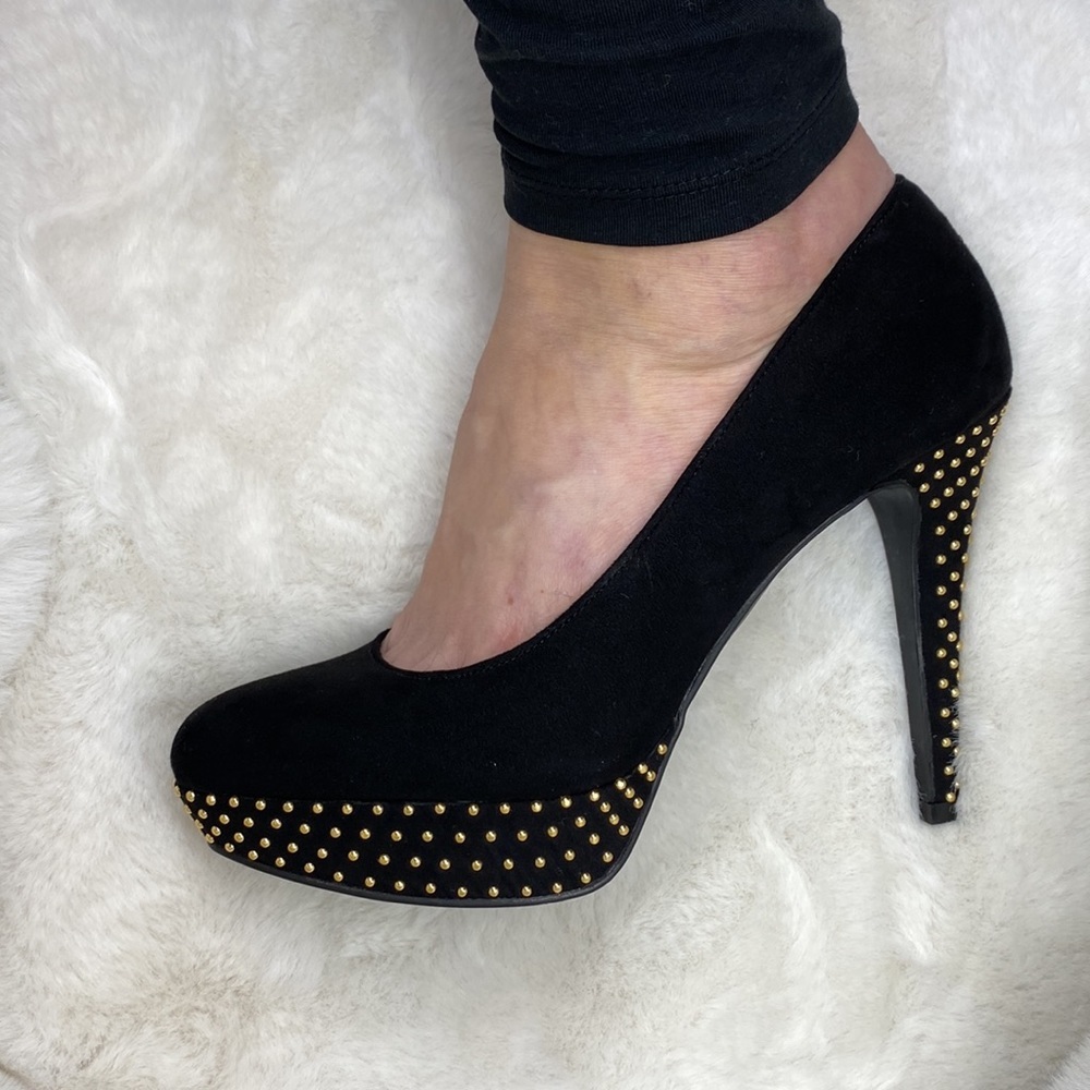 Nine West Gold Studded Black Suede Pumps / Women's Size 8.5